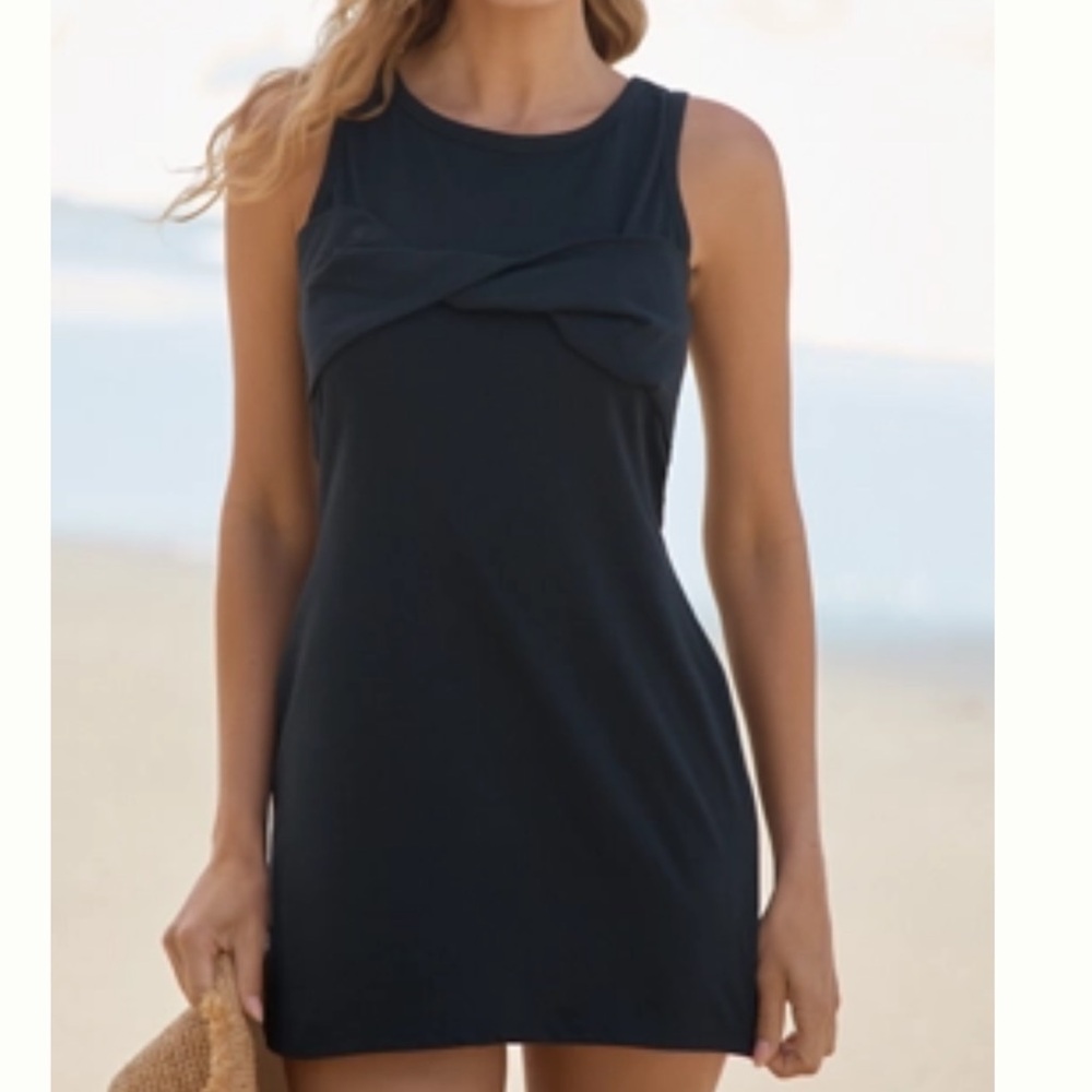 Black Sleeveless Dress